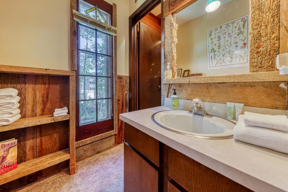 Aspens Whispering Hideaway