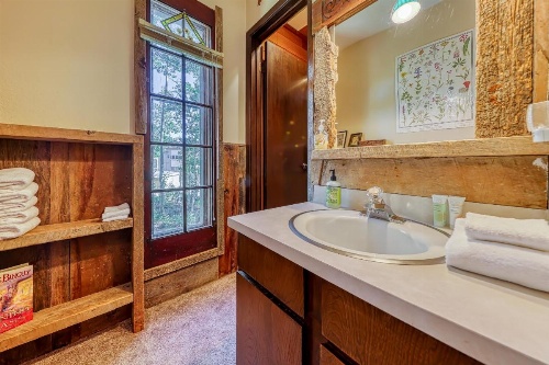 Aspens Whispering Hideaway image 8